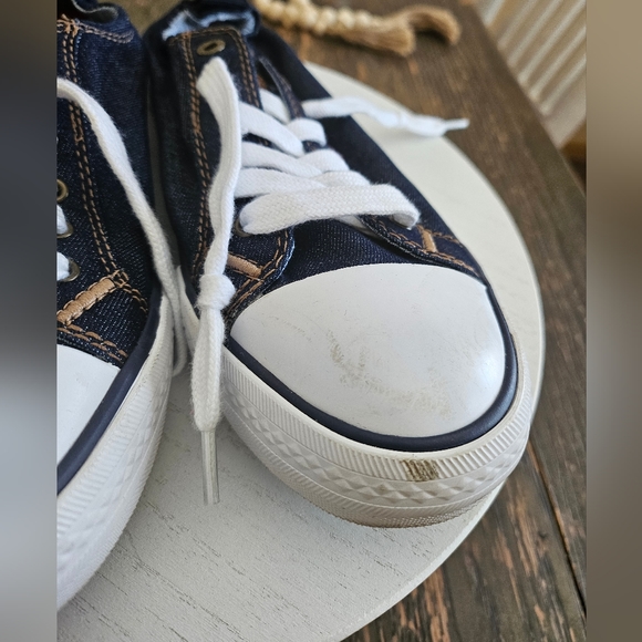 Levi's 1083926 Slip On Shoe Women's 6.5 Blue Casual Canvas Denim Jean Look - Picture 4 of 8